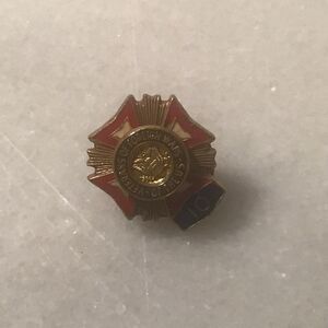 Vintage VFW 10 Year Continuous Membership Lapel Pin Gold Tone Red Enamel